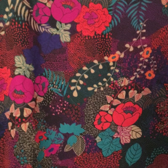 Gorgeous deep jewel colored bell sleeve top - Picture 5 of 9